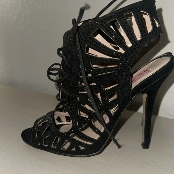 Betsy Johnson Elegant Black Lace-Up Women's Heels size 6.5 - Picture 3 of 7
